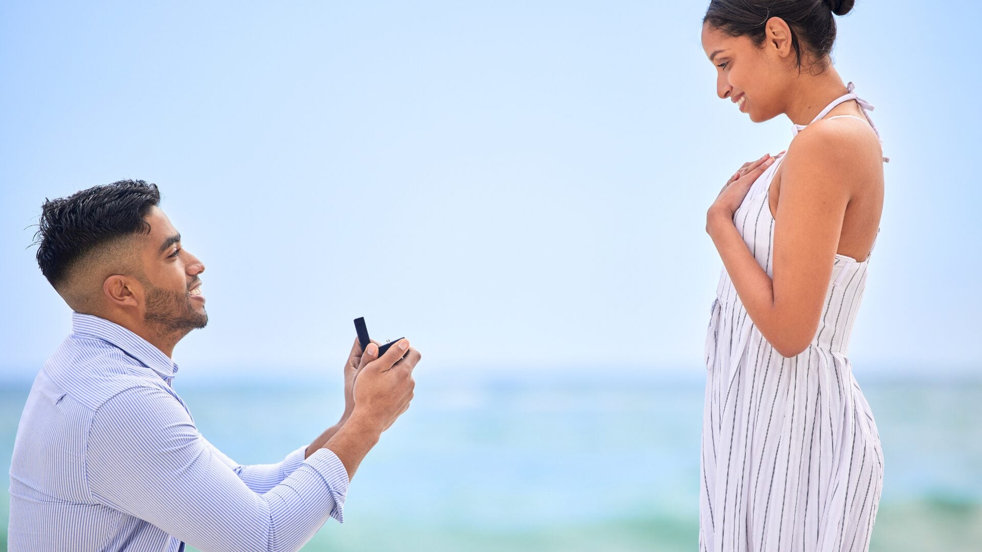 Planning a Proposal in Malaysia: 6 Signs He's Ready to Get Down on One Knee