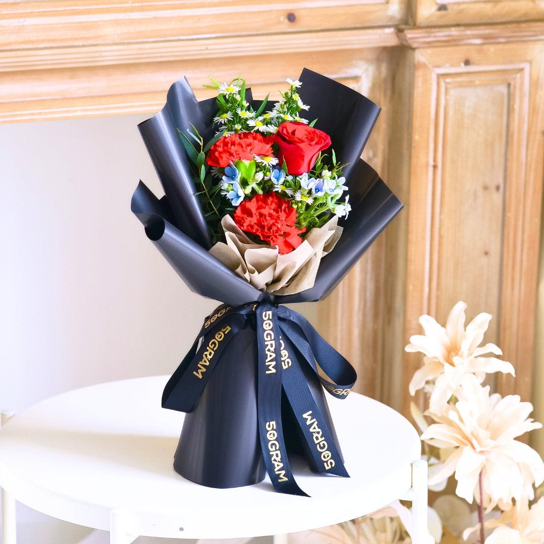 Rosette Rouge Red Roses Hand Bouquet image 5