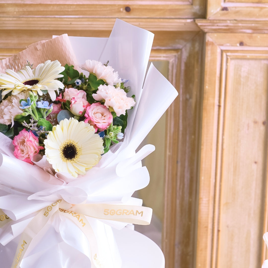 Maison Andrea White Daisy Hand Bouquet image 18