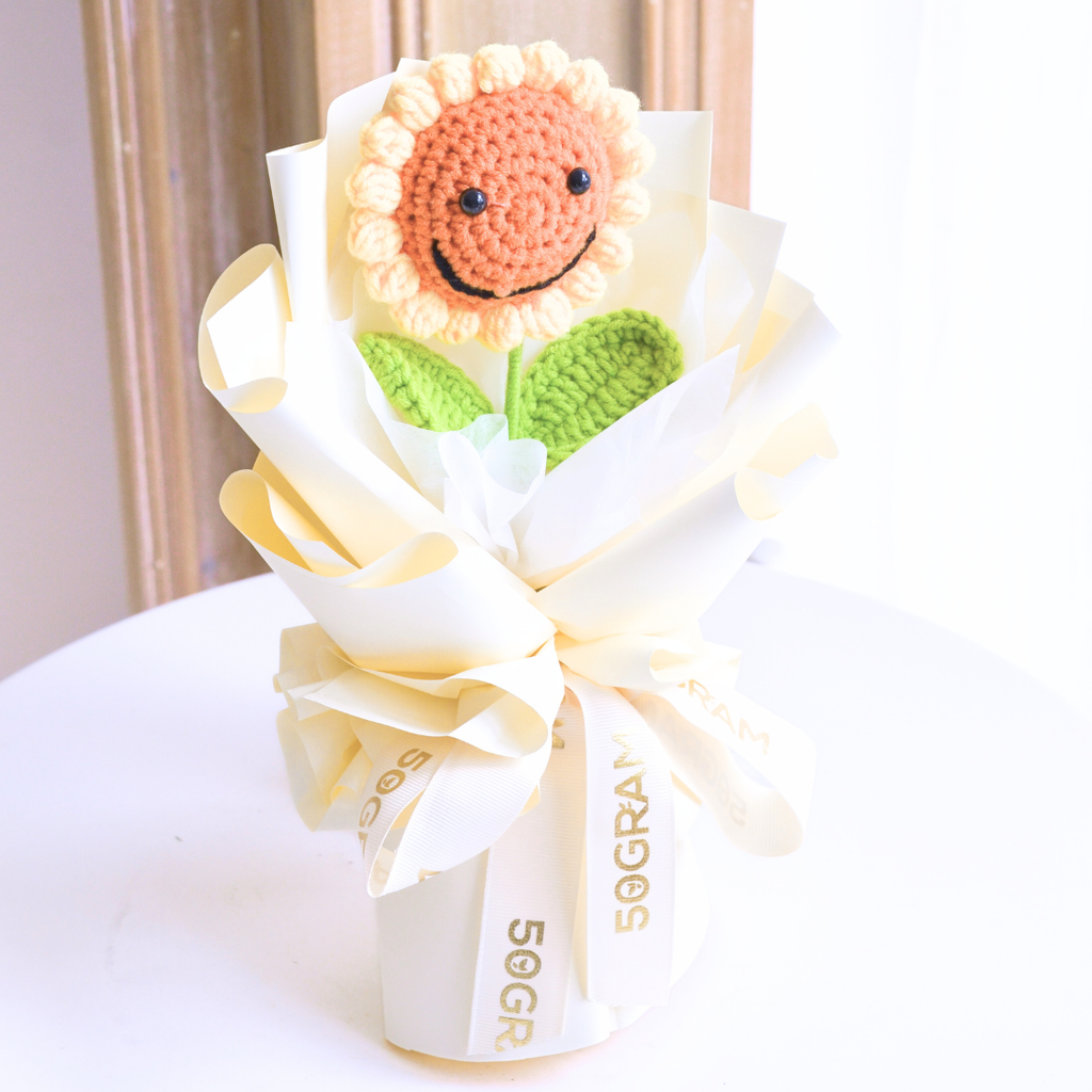 Smile in Bloom Crochet Mini Hand Bouquet image 3
