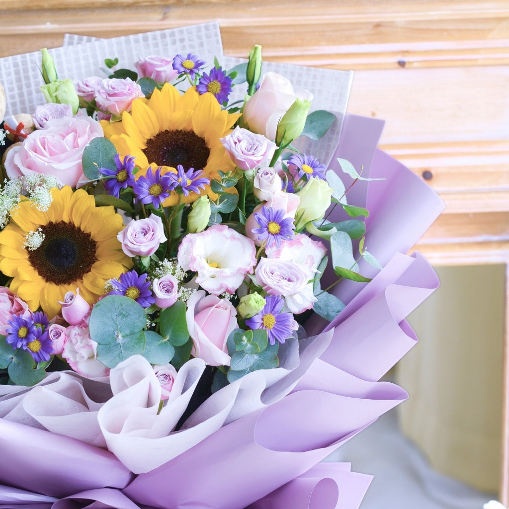 Turning Tassels Hand Bouquet image 11
