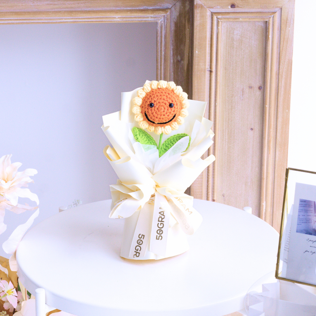 Smile in Bloom Crochet Mini Hand Bouquet image 4