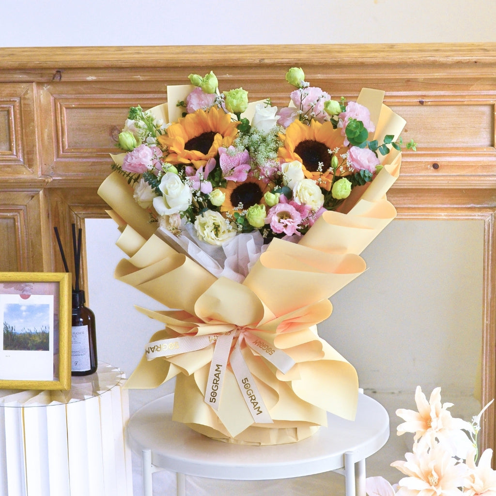 Bloom Zoom Hand Bouquet image 13