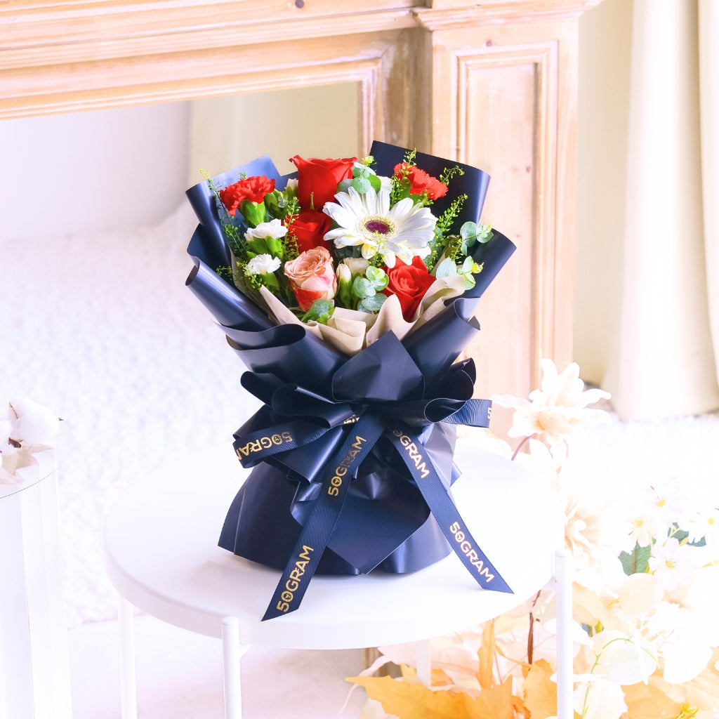 Charming Love Girlfriend's Day Hand Bouquet image 5