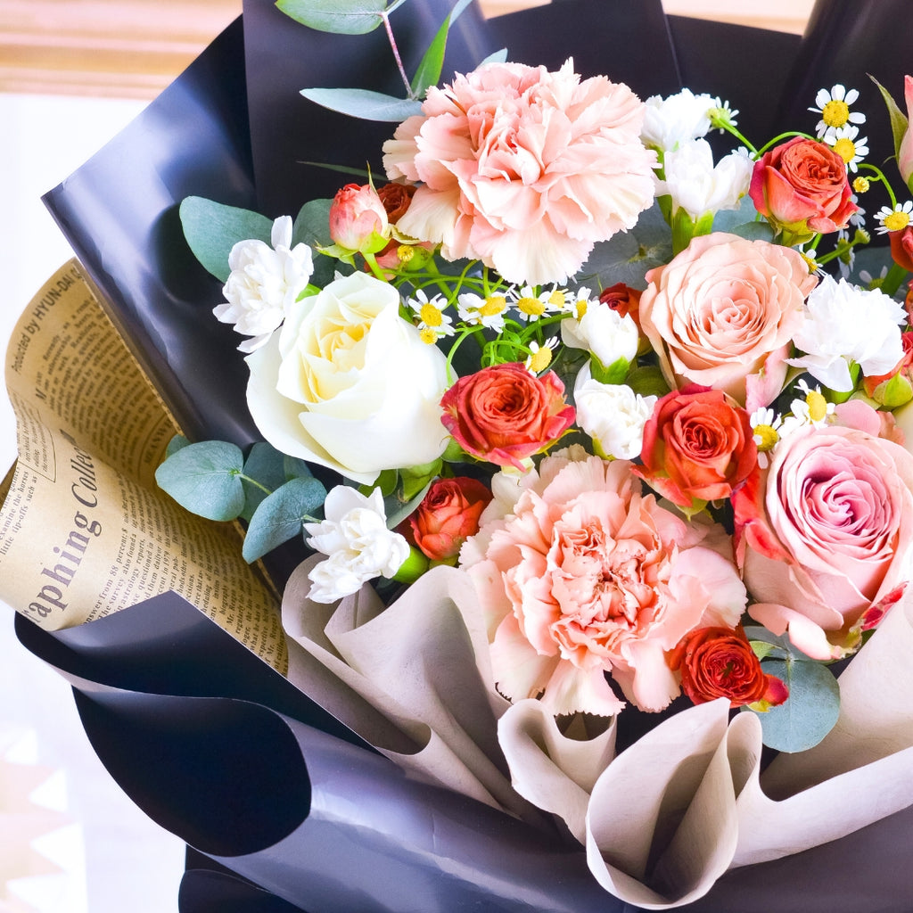 Russet Blooms Cappuccino Roses Hand Bouquet image 10