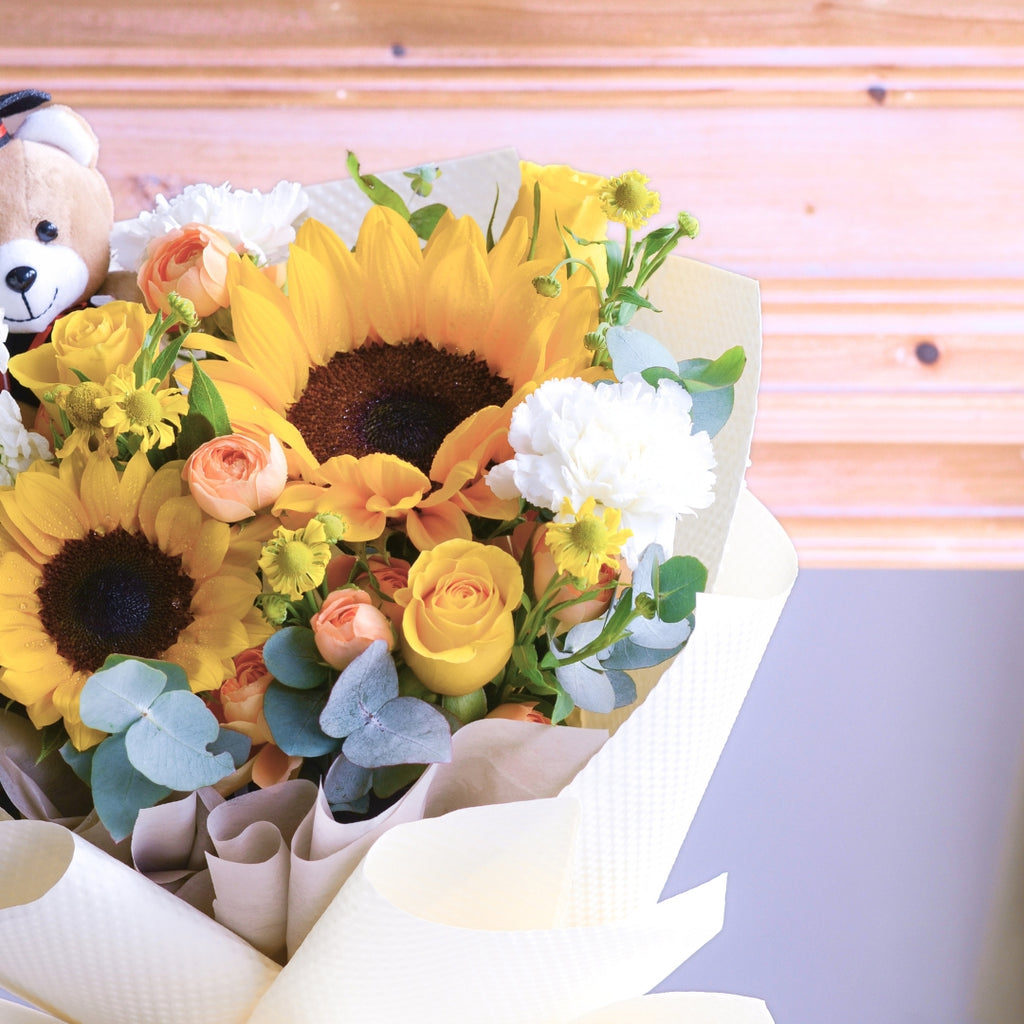 Goal Getter Hand Bouquet image 9