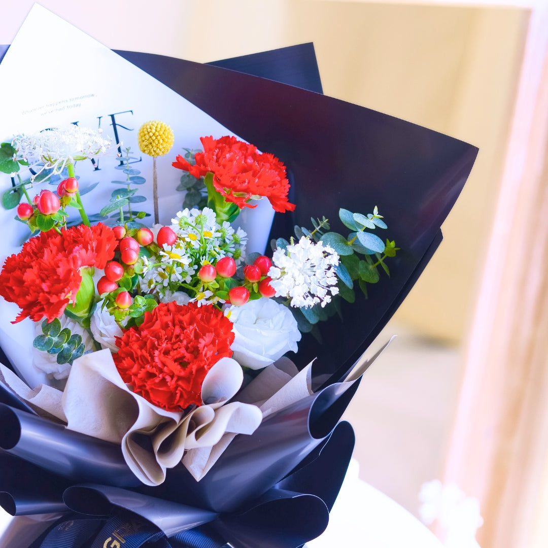 Noir Muse Hand Bouquet image 15