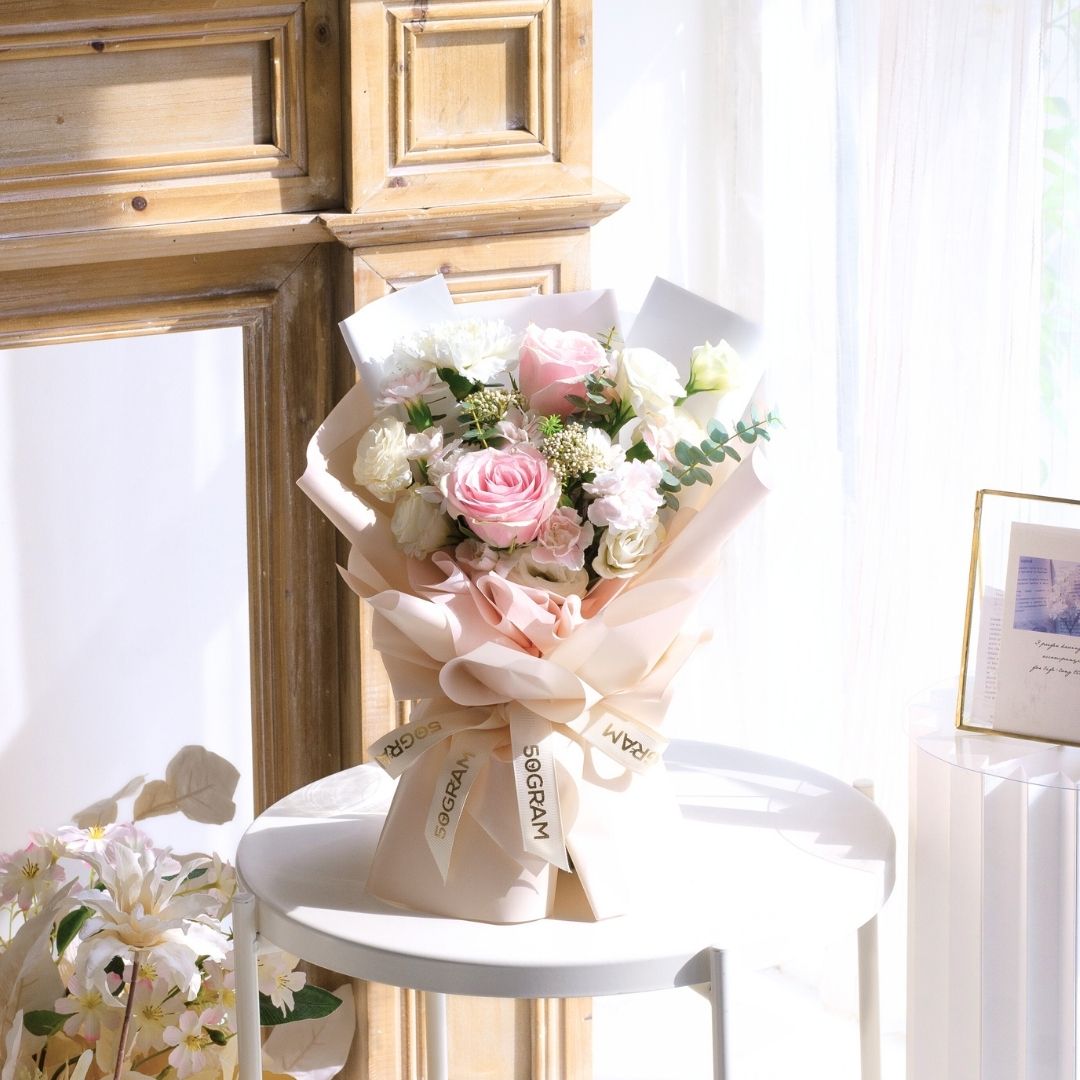 Graceful Blossom Hand Bouquet - Regular image 4