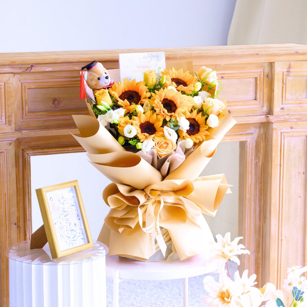 Future Bright Sunflower Hand Bouquet image 12