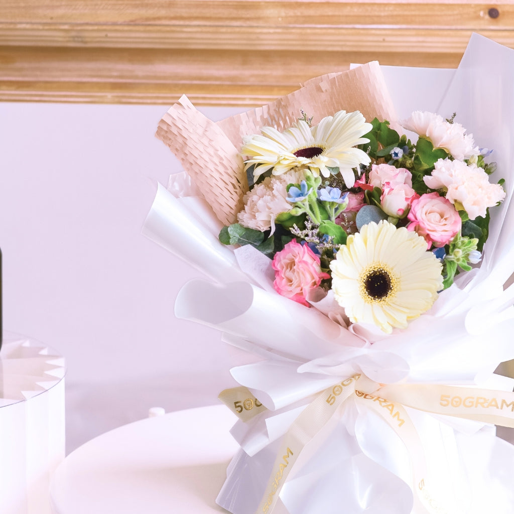 Maison Andrea White Daisy Hand Bouquet image 17