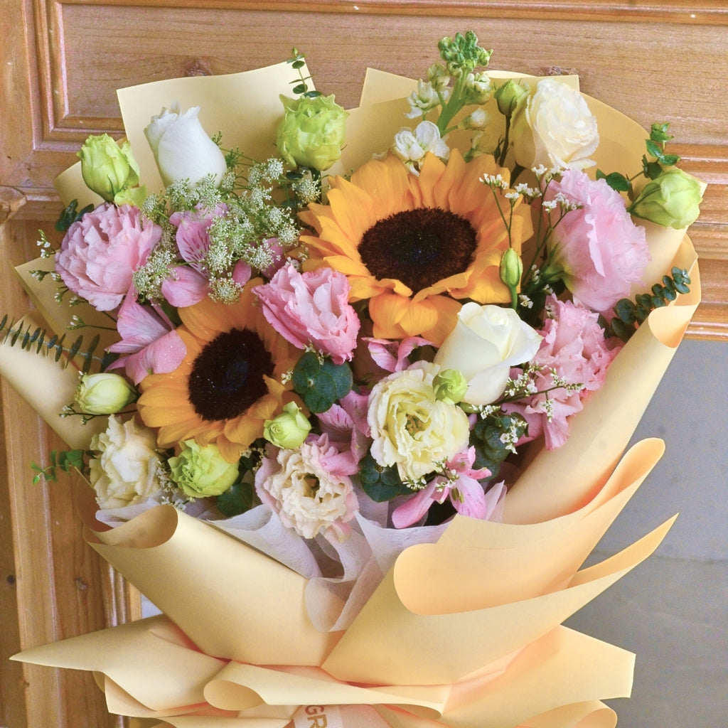 Bloom Zoom Hand Bouquet image 8