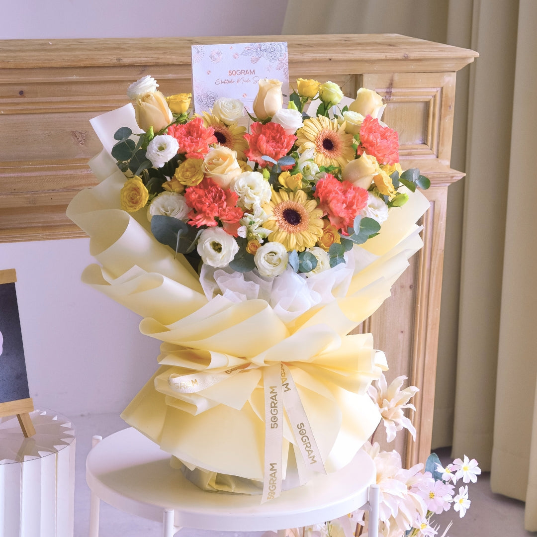 Sweet Glow Champagne Daisy Hand Bouquet image 4