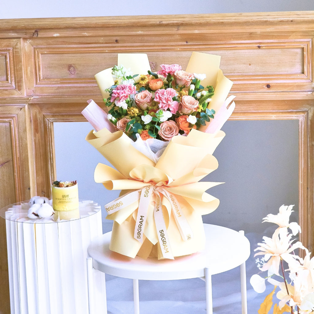 Caramel Cloud Cappuccino Roses Hand Bouquet image 5