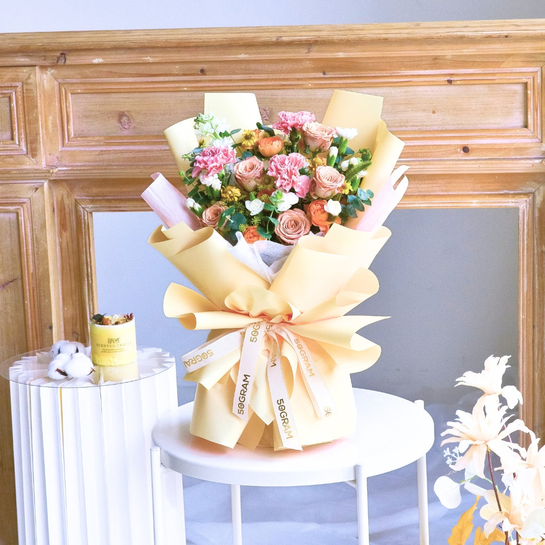 Caramel Cloud Cappuccino Roses Hand Bouquet image 5