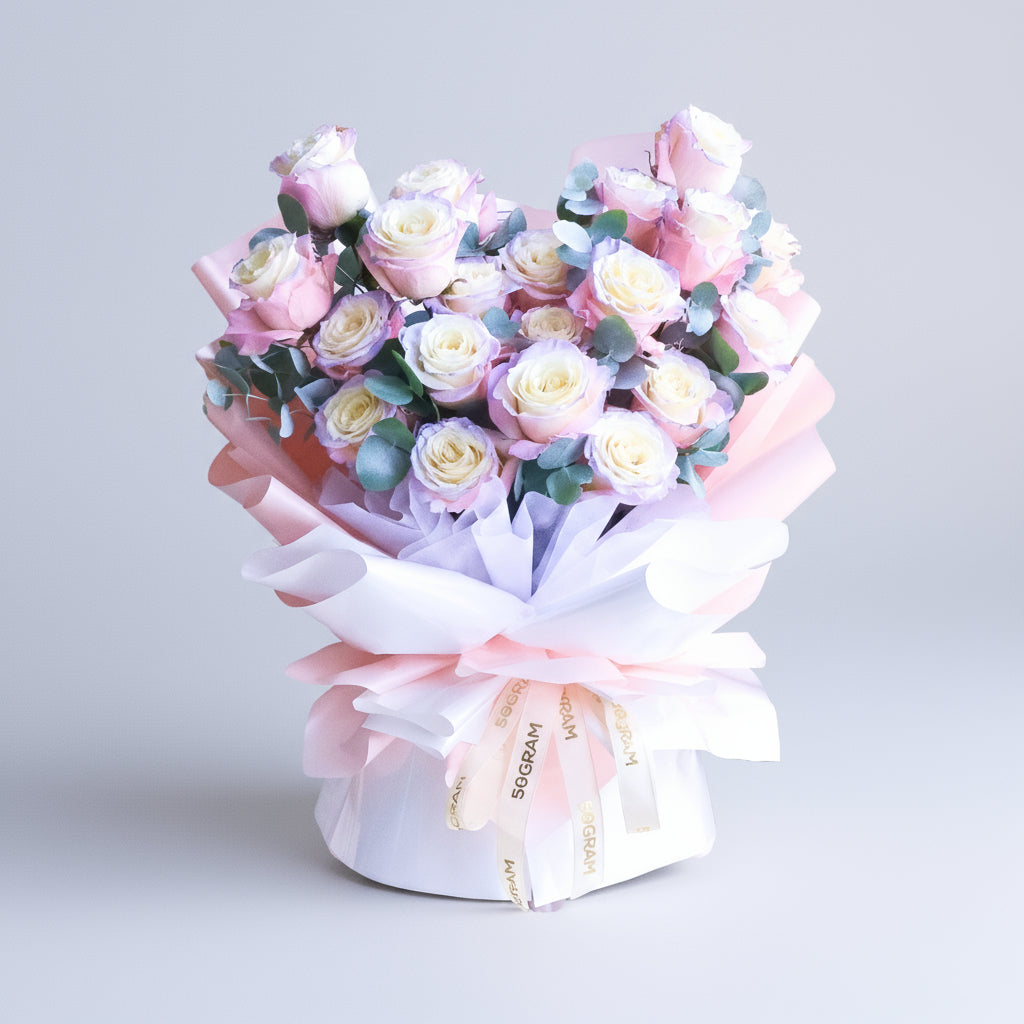 Gradience Rosy Roses Hand Bouquet image 0