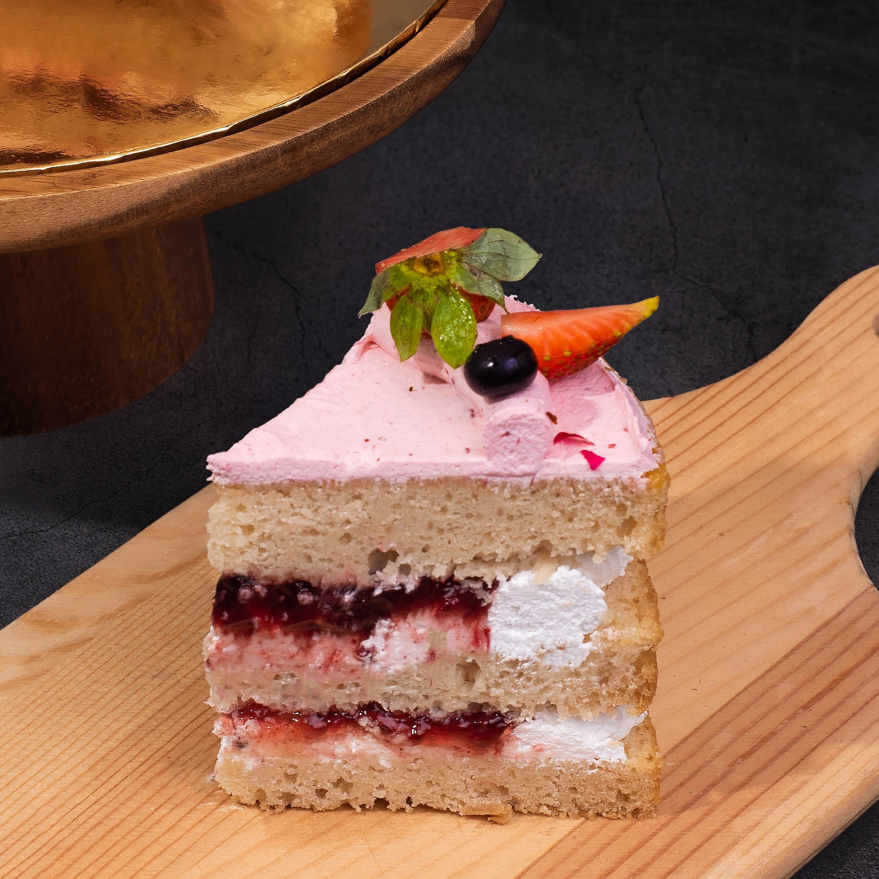 Strawberry Victoria Vegetarian Naked Cake - 6 inch (serve 10-20pax) image 2