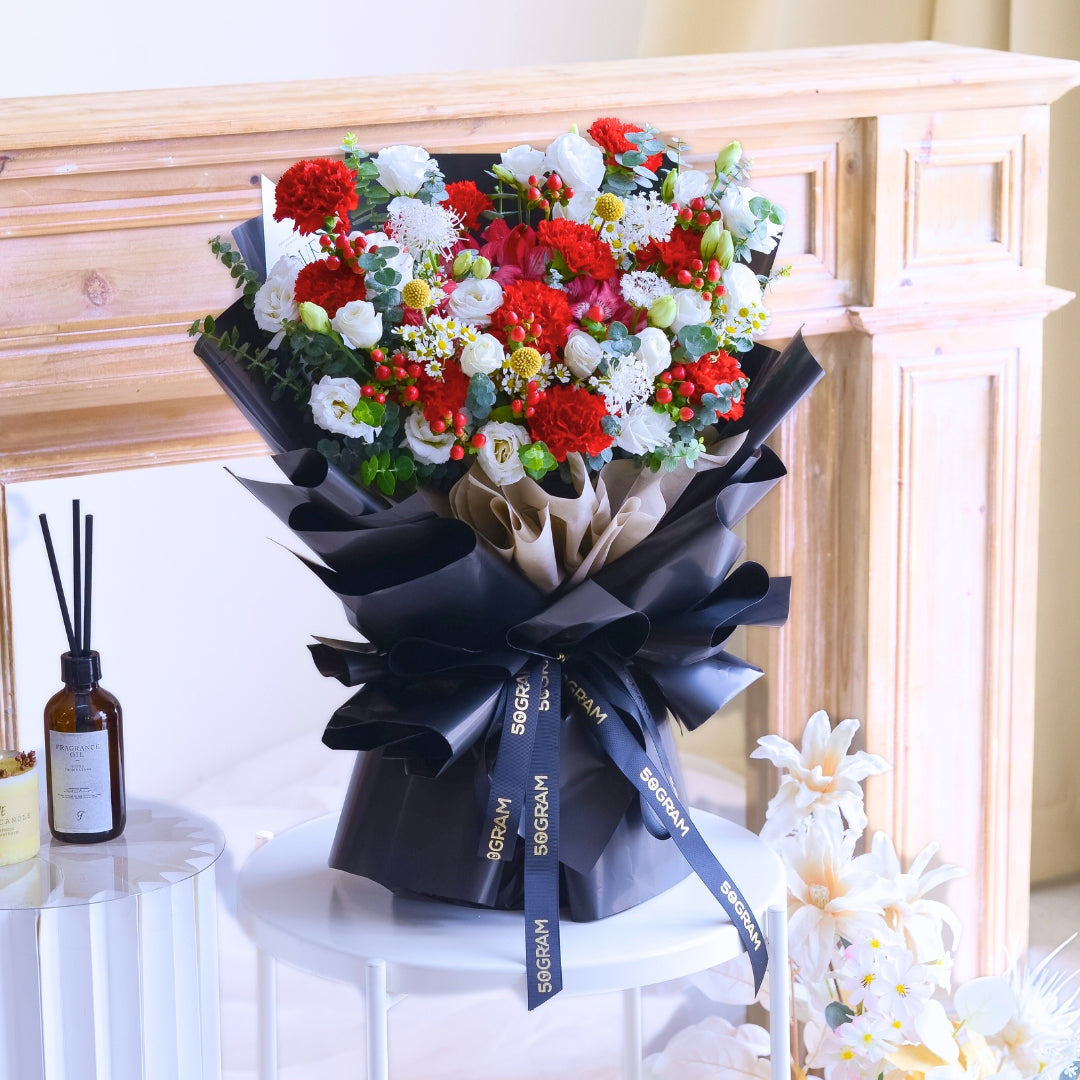 Noir Muse Hand Bouquet image 7