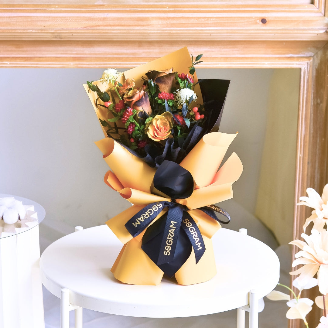 Pumpkin Kiss Orange Roses Hand Bouquet image 7