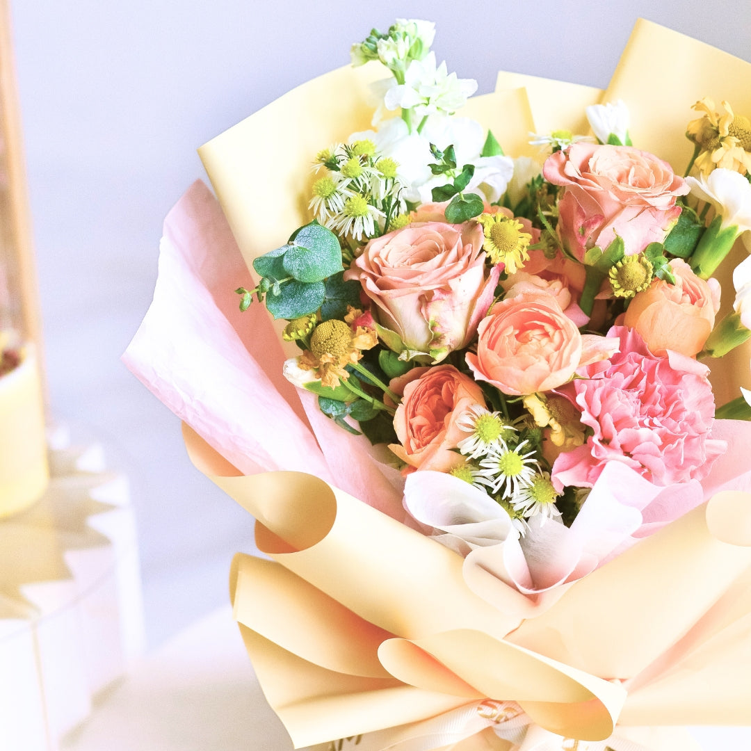 Caramel Cloud Cappuccino Roses Hand Bouquet image 11
