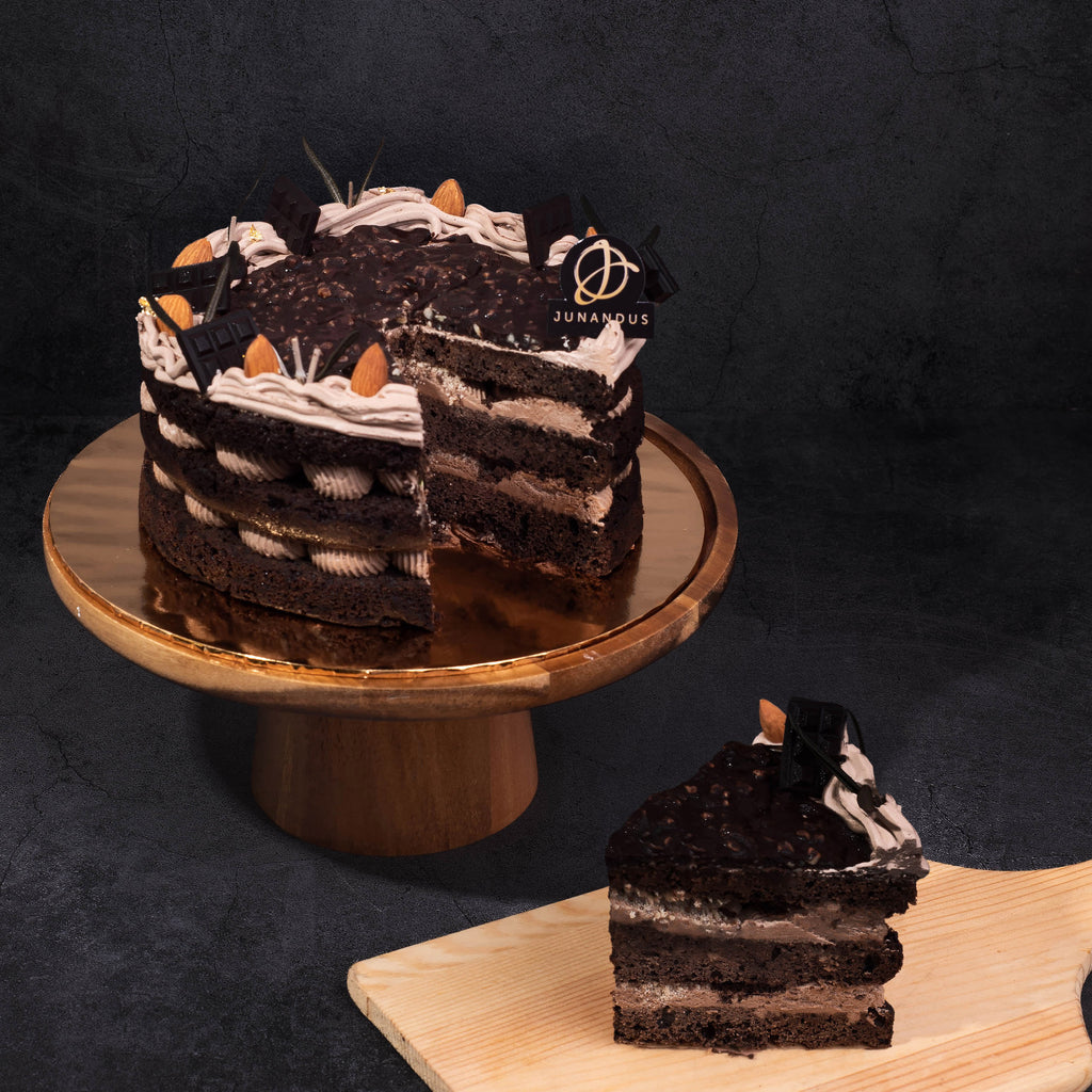 Hazelnut Chocolate Vegetarian Naked Cake - 6 inch (serve 10-20pax) image 0