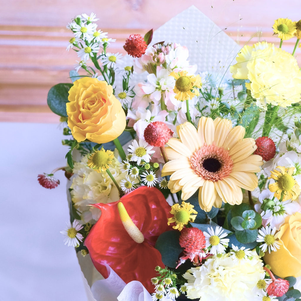 Sunset Motion Milky Daisy Hand Bouquet image 6