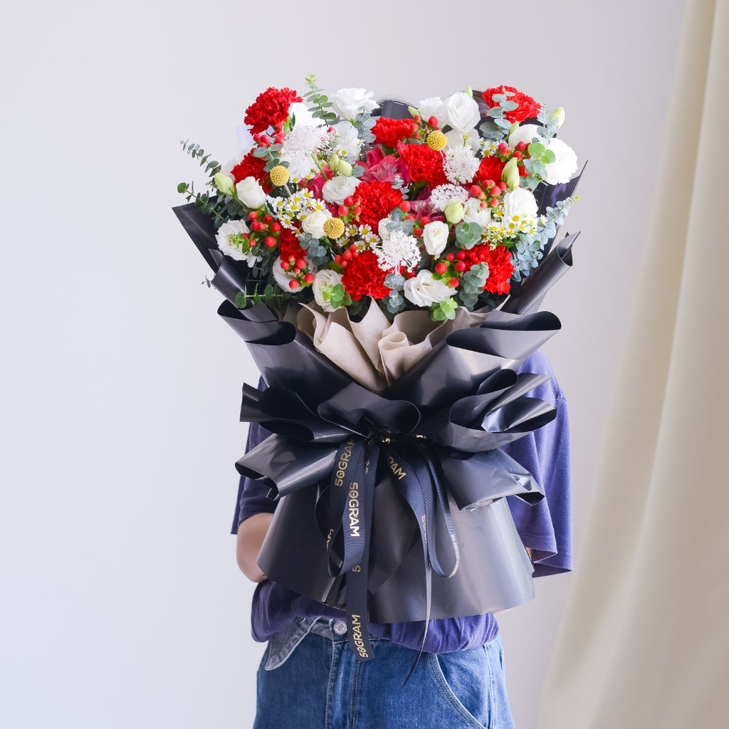 Noir Muse Hand Bouquet image 8