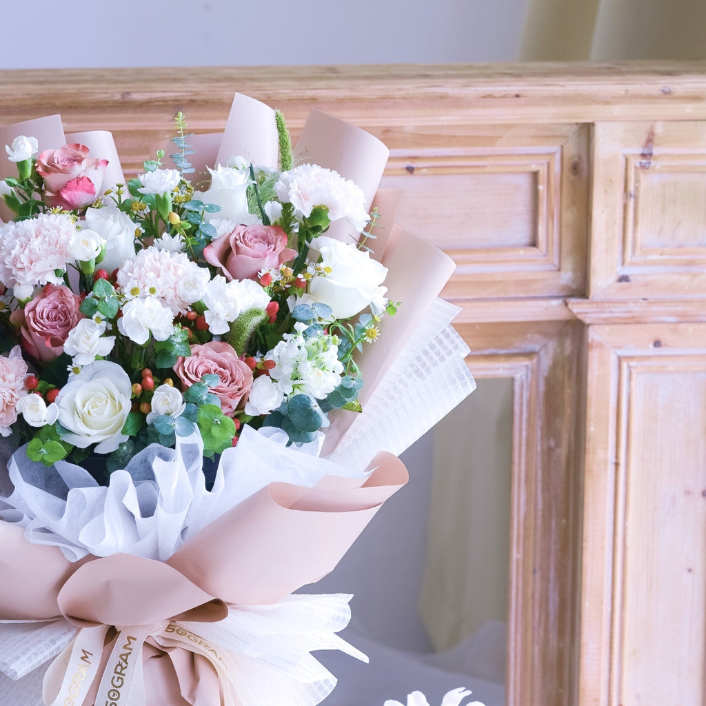 Neutral Muse Cappuccino Roses Hand Bouquet image 8