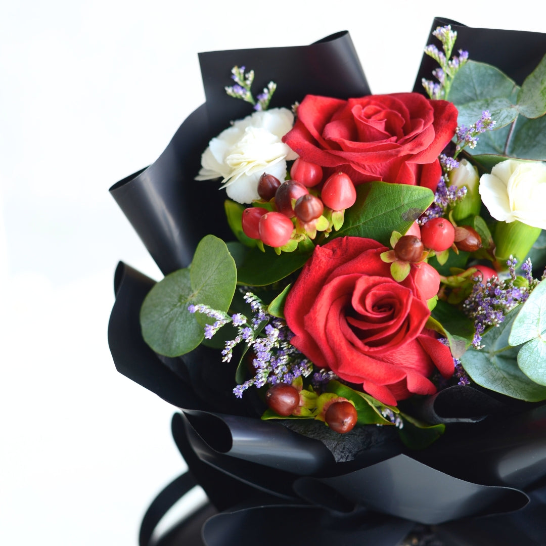 Blossom Clutch Mini Hand Bouquet image 6