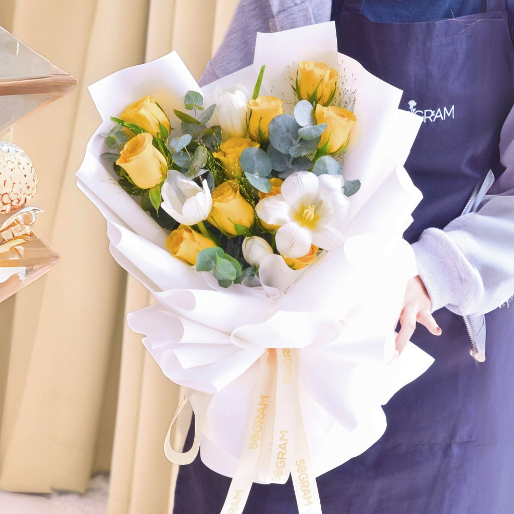 Ivory Delight Yellow Roses Hand Bouquet image 6