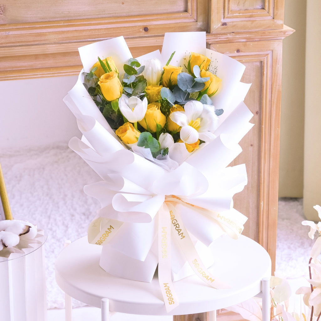 Ivory Delight Yellow Roses Hand Bouquet image 5