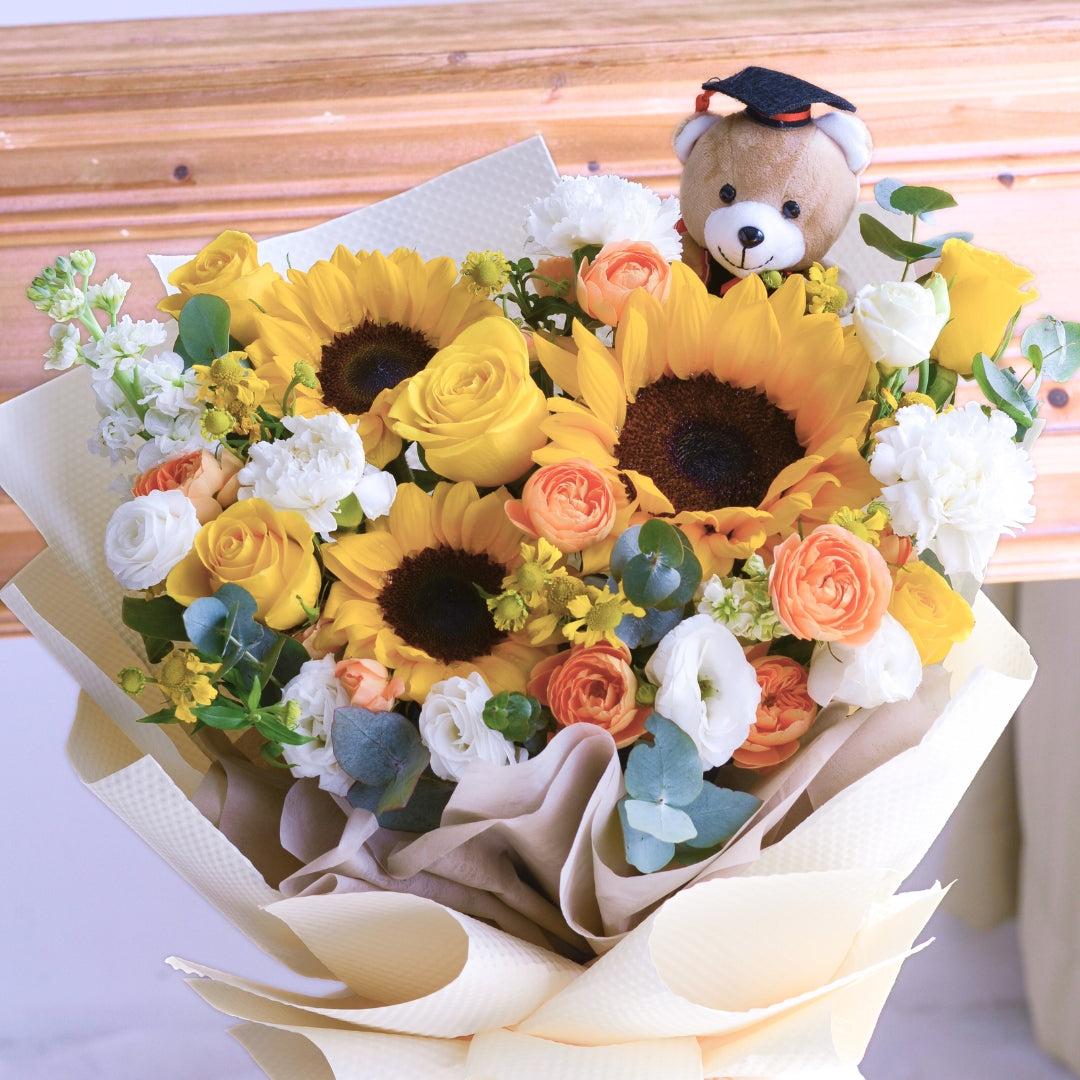 Goal Getter Hand Bouquet image 13