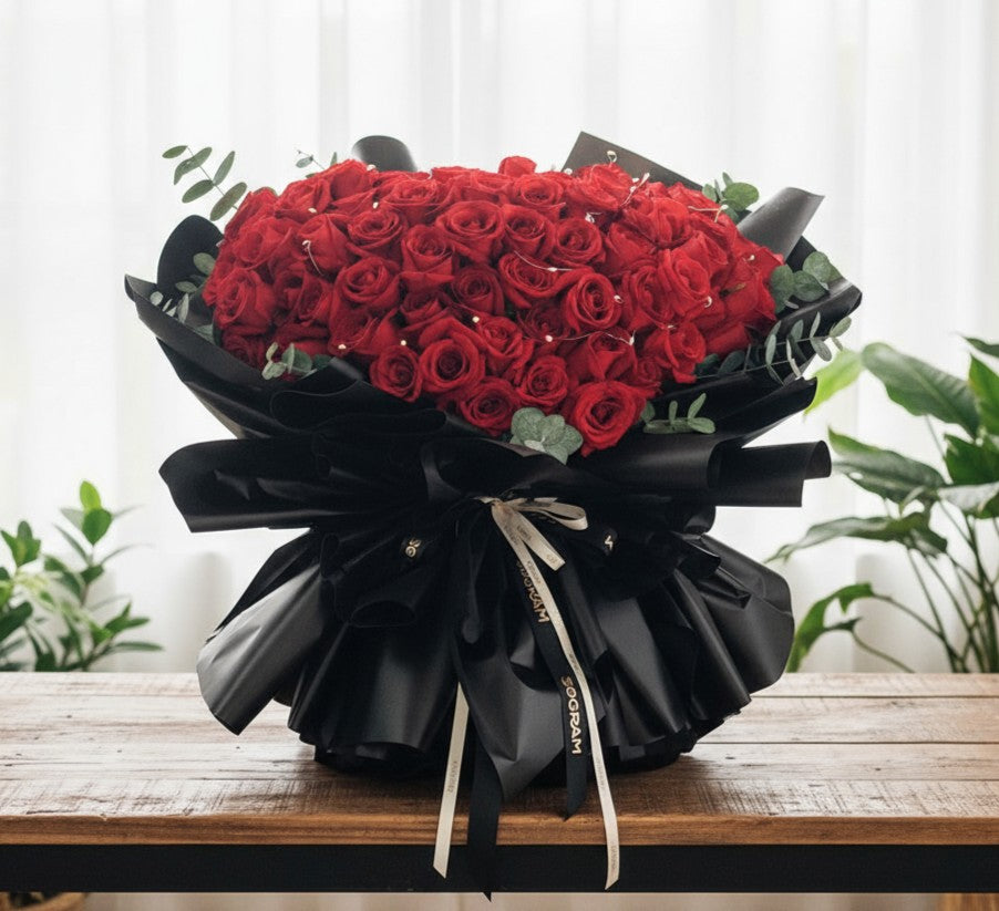 Luxuriante 99 Roses Marriage Proposal Hand Bouquet - Black image 3