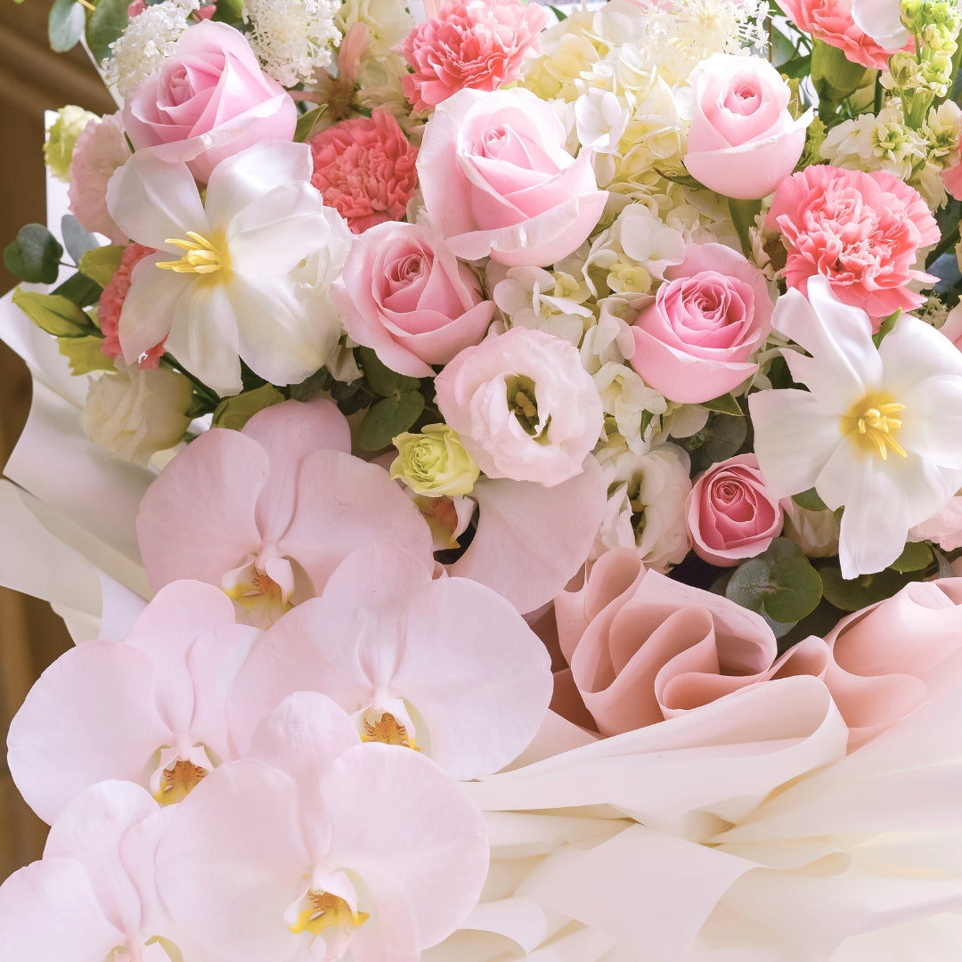 Belle Neige Hand Bouquet image 5