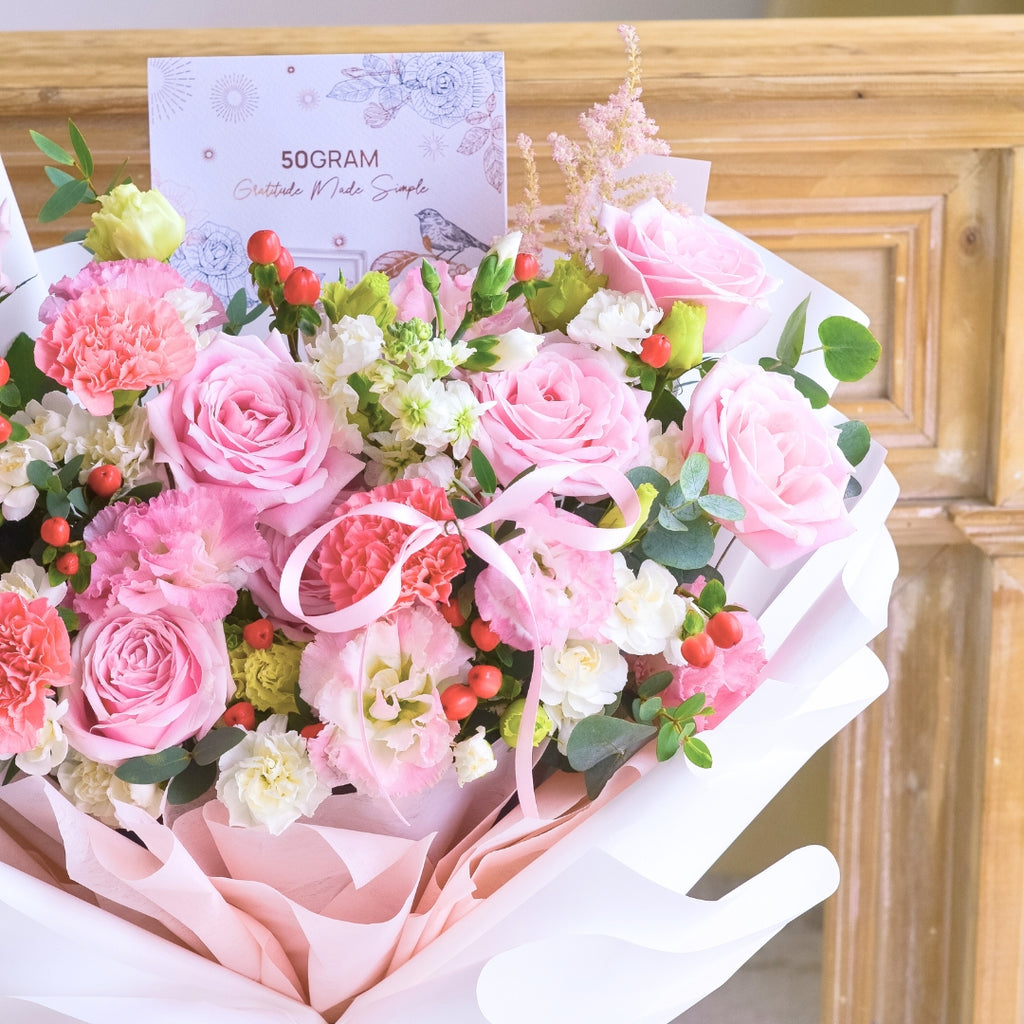 Amour Kiss Hand Bouquet image 8
