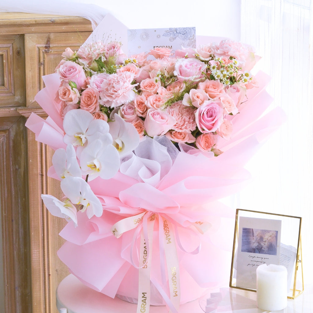 Exquisite Elegance Hand Bouquet image 3