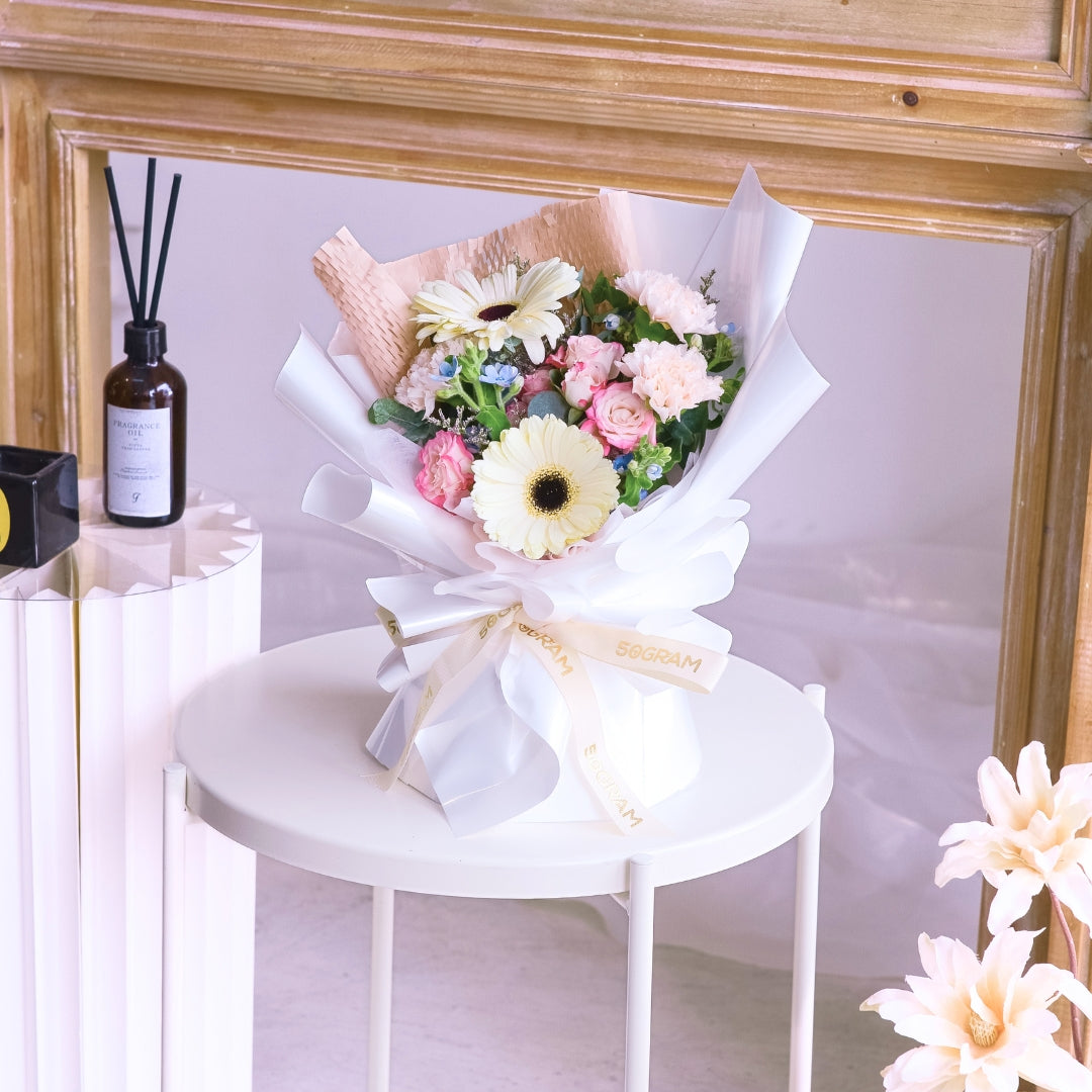 Maison Andrea White Daisy Hand Bouquet image 15
