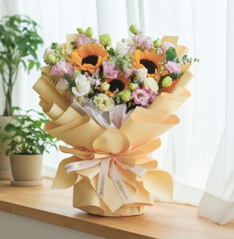 Bloom Zoom Hand Bouquet