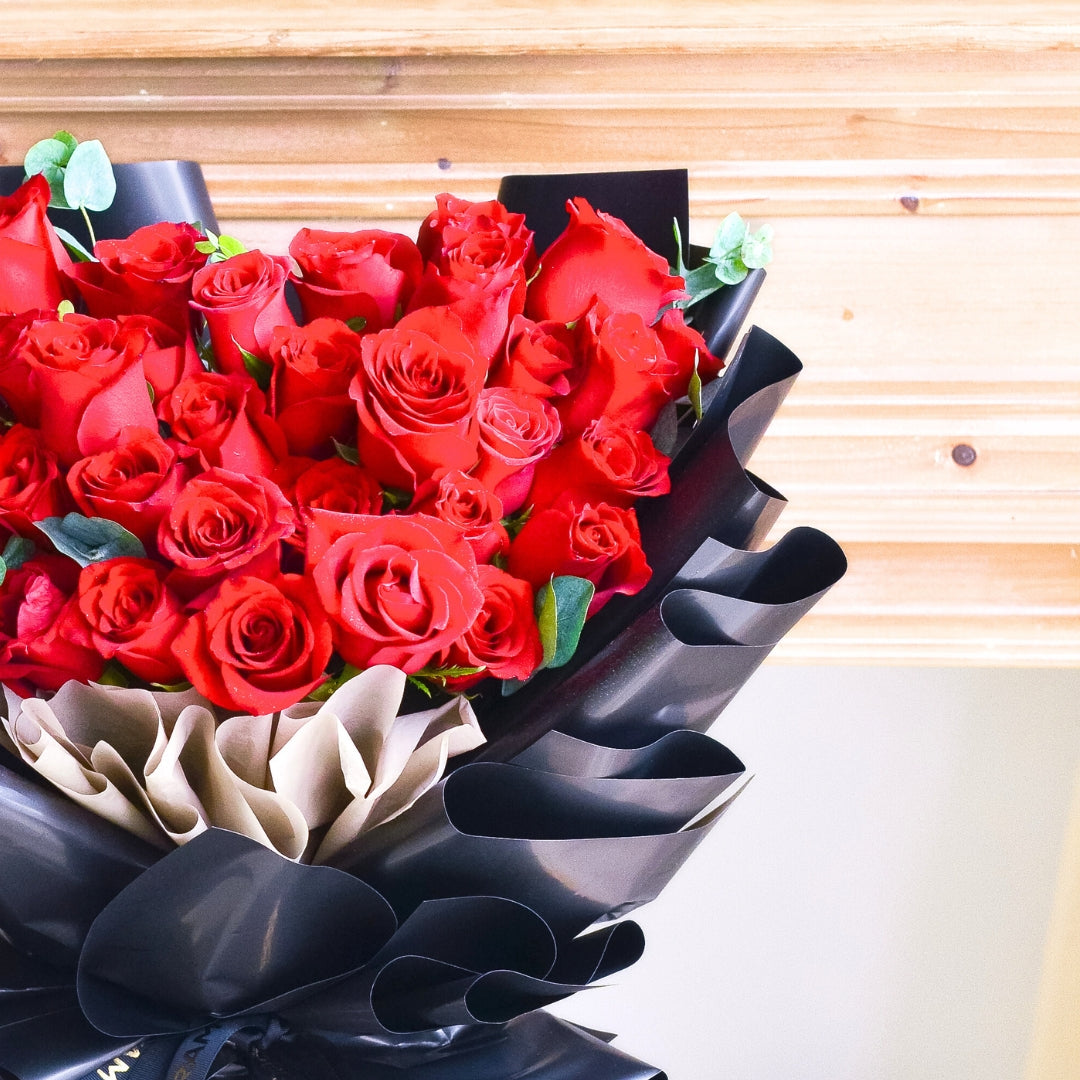 Luxuriante 33 Red Roses Hand Bouquet - 8