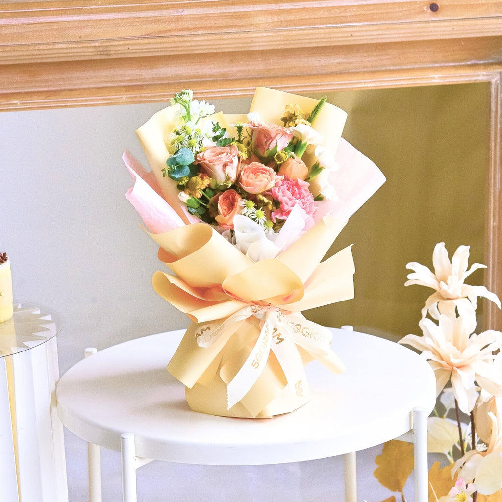 Caramel Cloud Cappuccino Roses Hand Bouquet image 9
