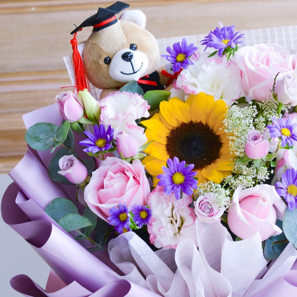Turning Tassels Hand Bouquet image 6