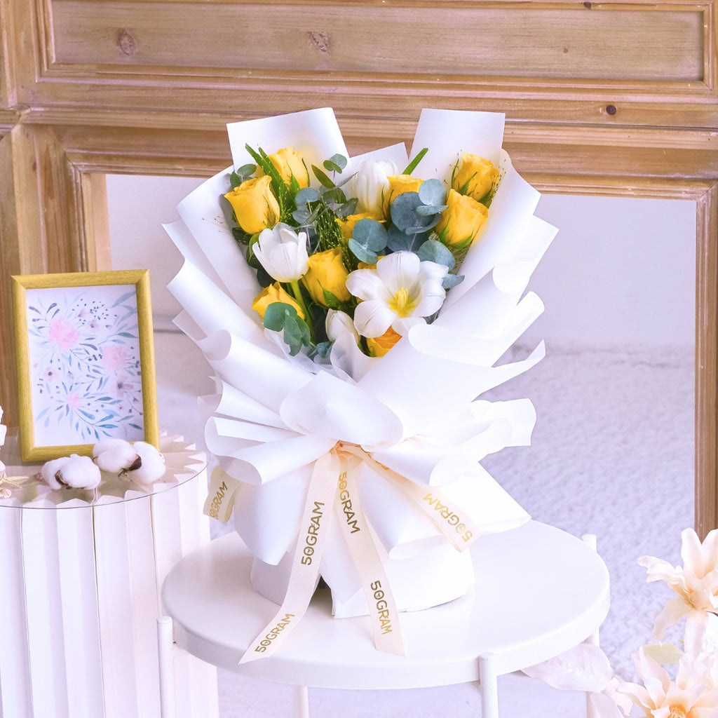 Ivory Delight Yellow Roses Hand Bouquet image 4