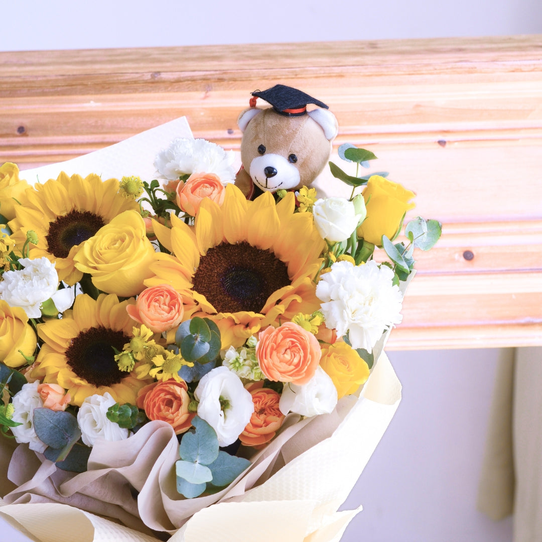 Goal Getter Hand Bouquet image 14