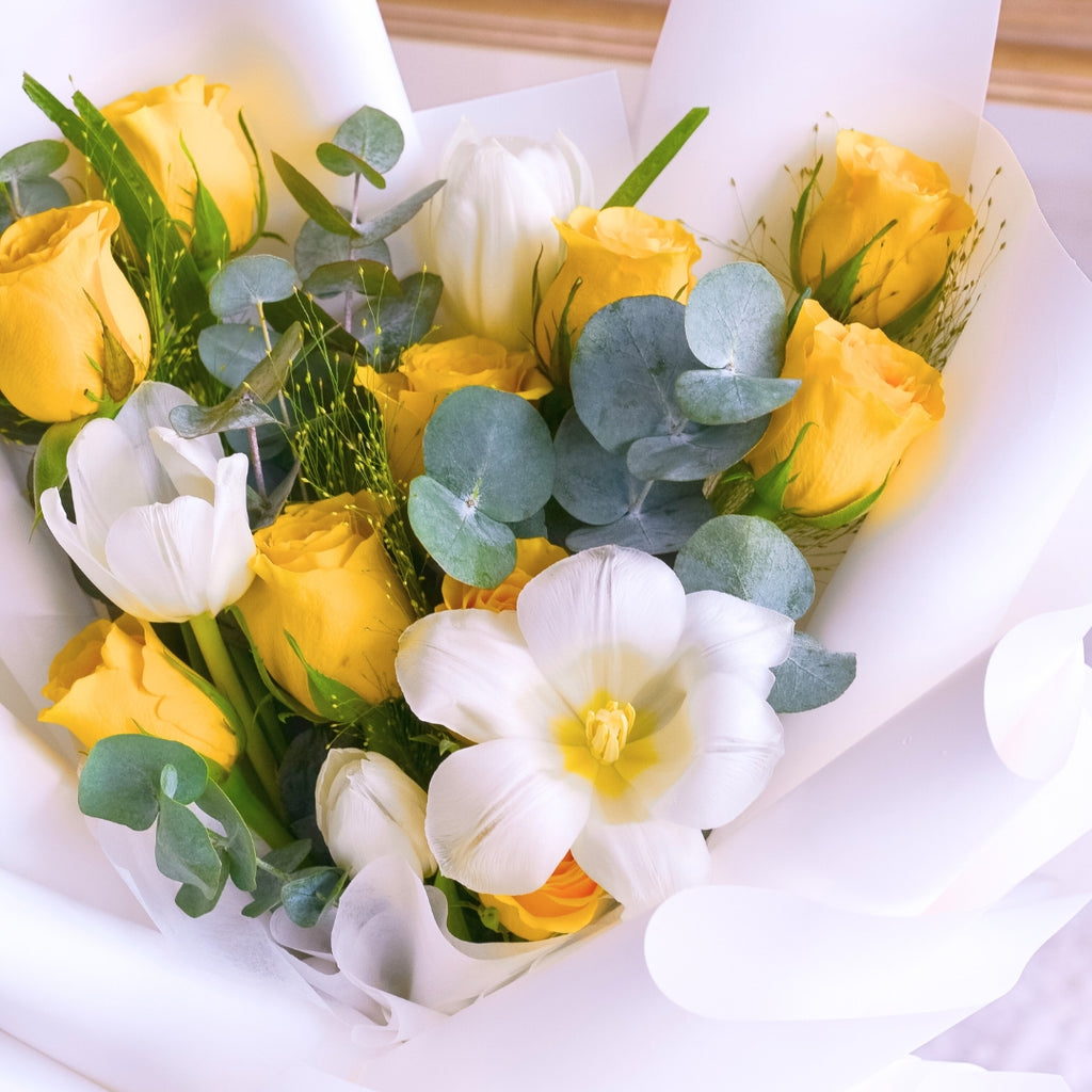 Ivory Delight Yellow Roses Hand Bouquet image 7