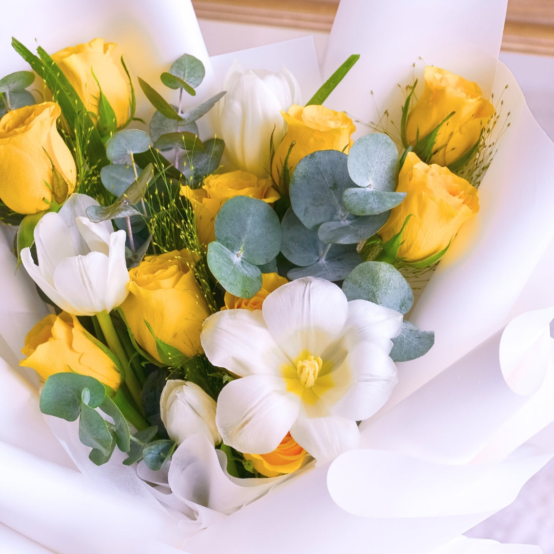 Ivory Delight Yellow Roses Hand Bouquet image 7