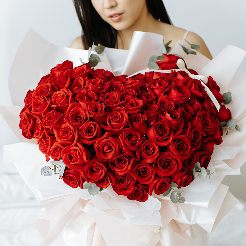 Luxuriante 99 Roses Marriage Proposal Hand Bouquet - Pink image 4