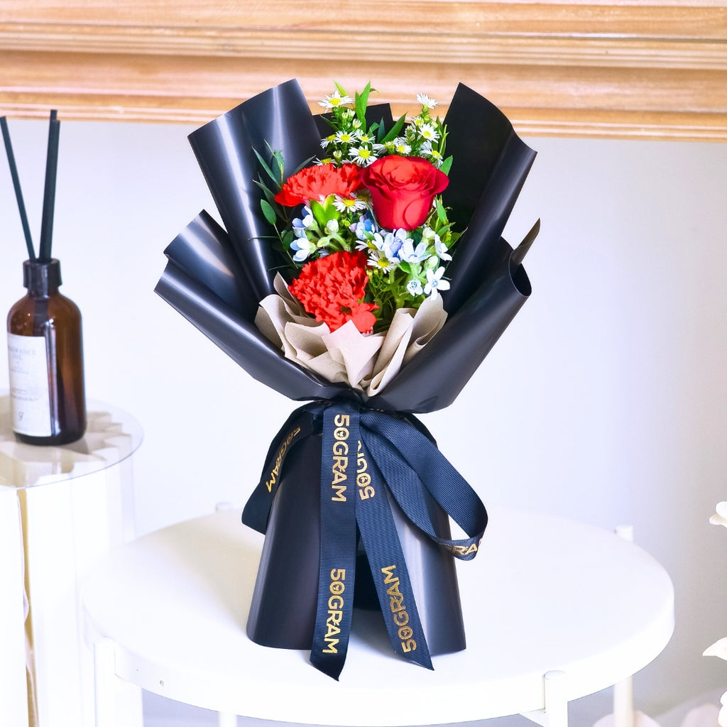 Rosette Rouge Red Roses Hand Bouquet image 4