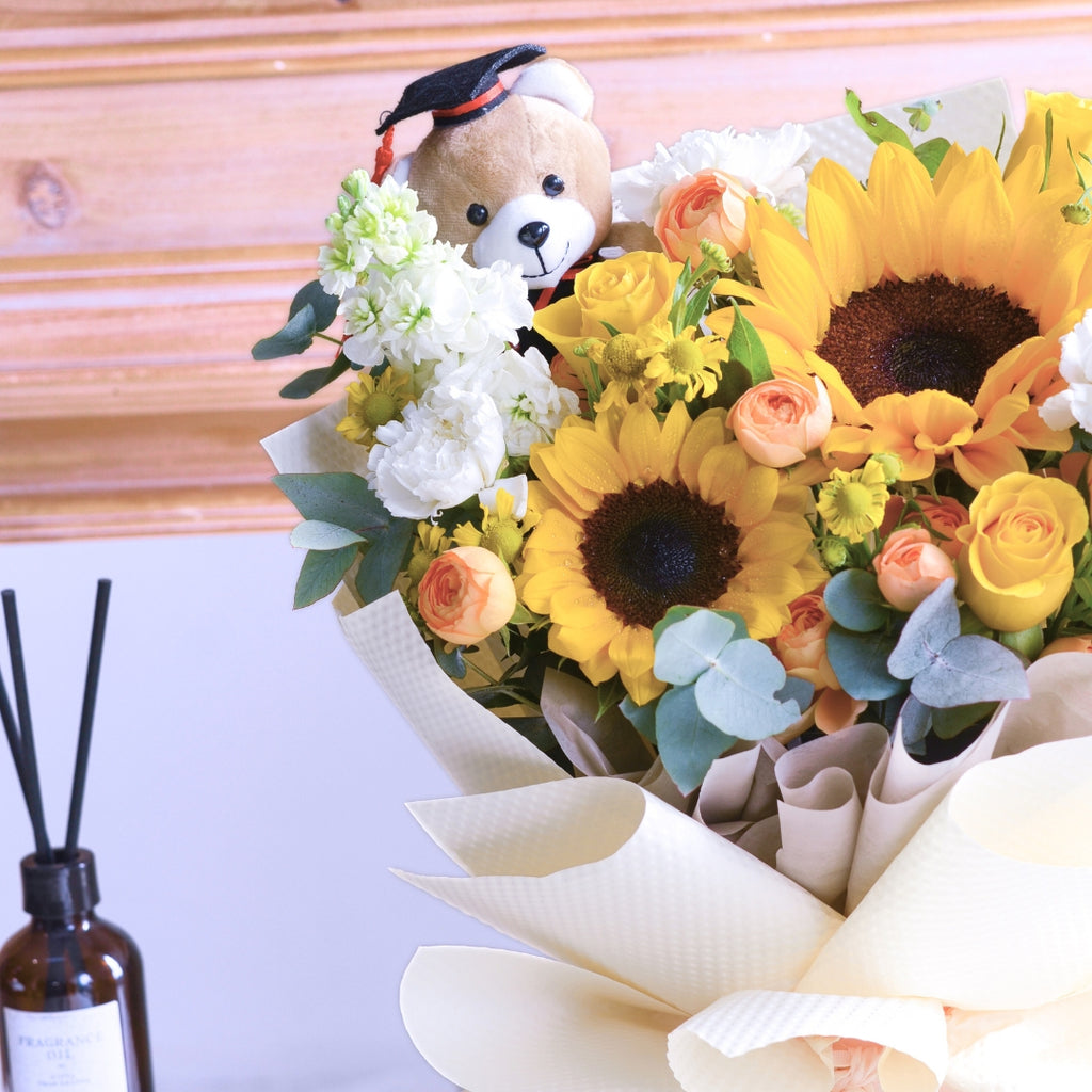Goal Getter Hand Bouquet image 10