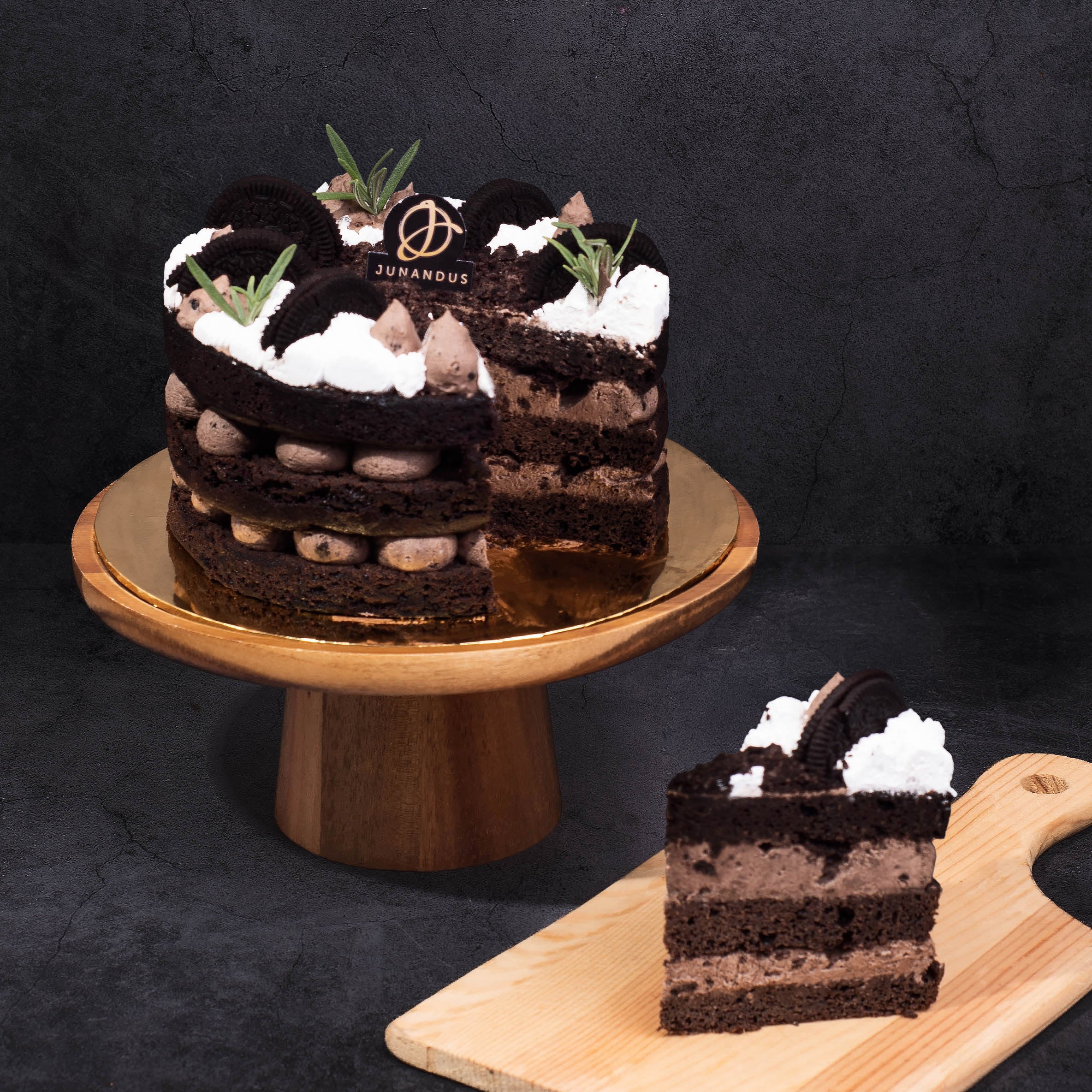 Oreo Chocolate Vegetarian Naked Cake - 6 inch (serve 10-20pax) image 0