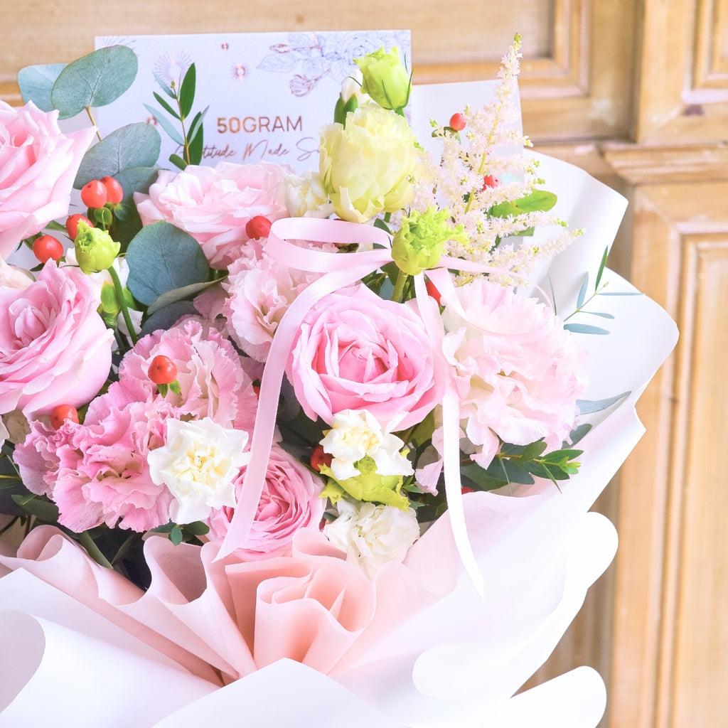 Amour Kiss Hand Bouquet image 6