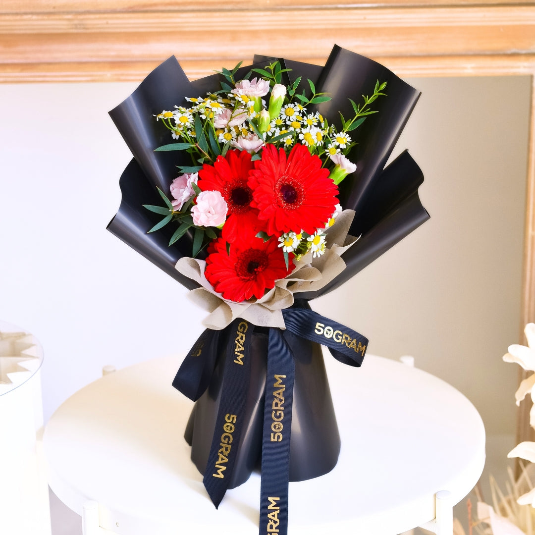 Red Wink Red Daisy Hand Bouquet image 6